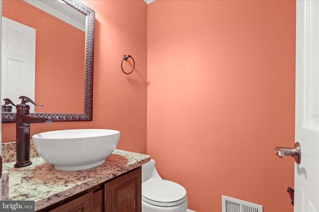 17 WOONSOCKETT CT, Silver Spring, MD 20905