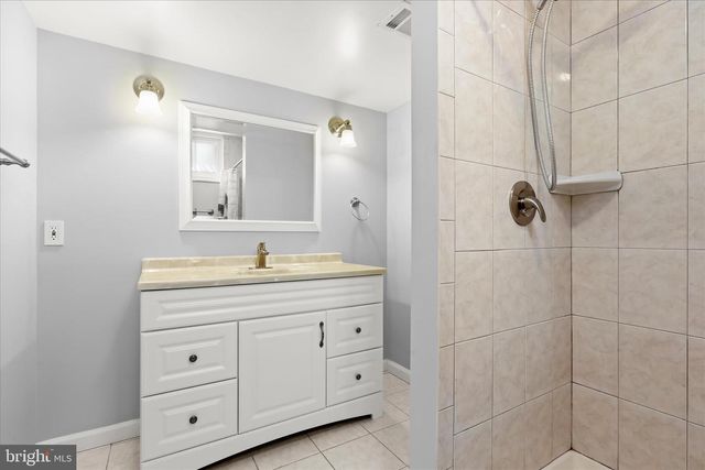 17 WOONSOCKETT CT, Silver Spring, MD 20905