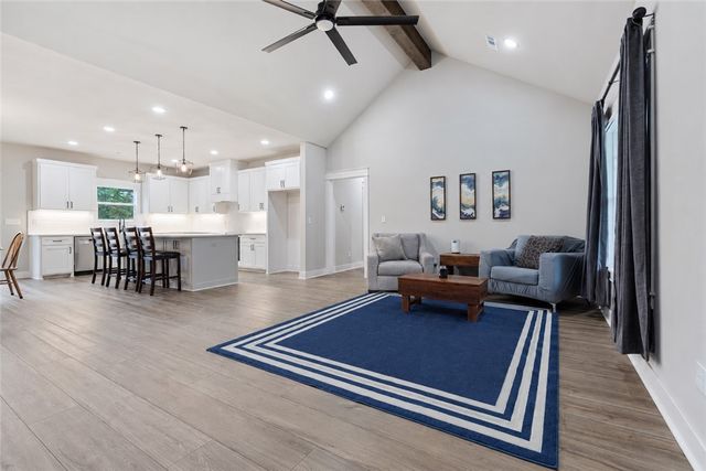 13 Pickering Drive, Bella Vista, AR 72714
