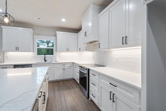 13 Pickering Drive, Bella Vista, AR 72714