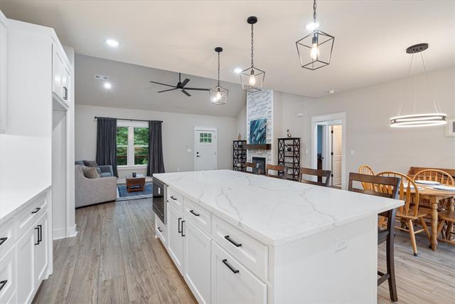 13 Pickering Drive, Bella Vista, AR 72714