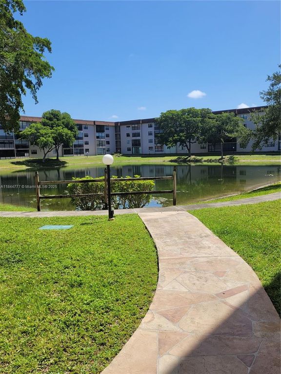4970 E Sabal Palm Blvd 309, Tamarac, FL 33319