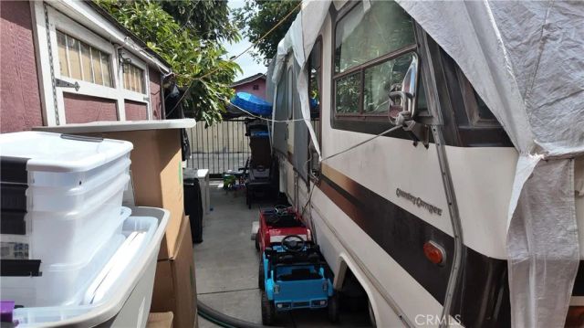 9534 Hickory, Los Angeles, CA 90002