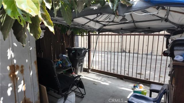 9534 Hickory, Los Angeles, CA 90002