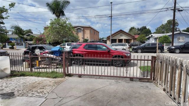 9534 Hickory, Los Angeles, CA 90002