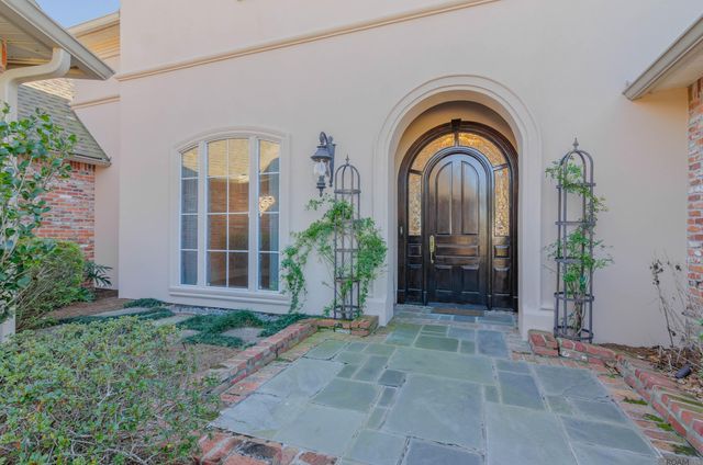 8120 Rosewood Dr, Denham Springs, LA 70726