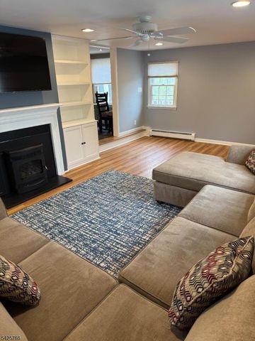 320 Sidney Rd, Franklin Twp., NJ 08867