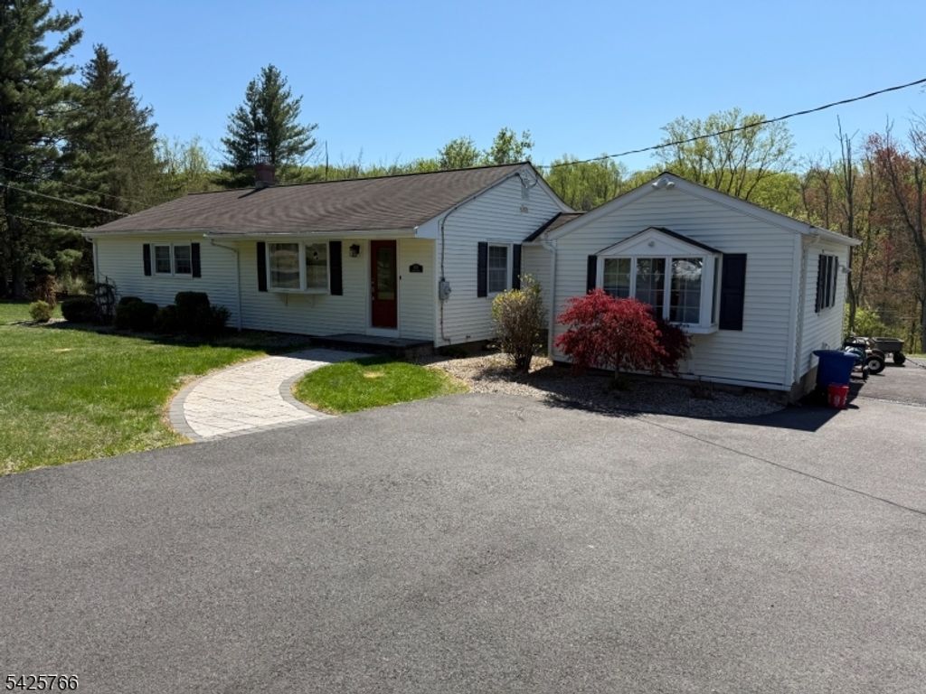 320 Sidney Rd, Franklin Twp., NJ 08867
