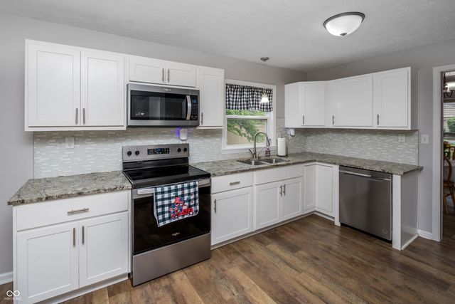 140 Appletree Row, Greenwood, IN 46142