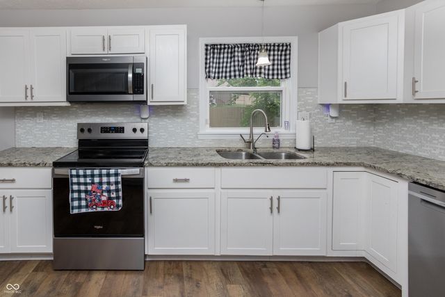 140 Appletree Row, Greenwood, IN 46142