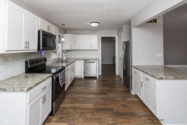 140 Appletree Row, Greenwood, IN 46142