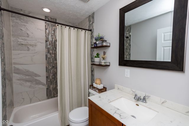 140 Appletree Row, Greenwood, IN 46142