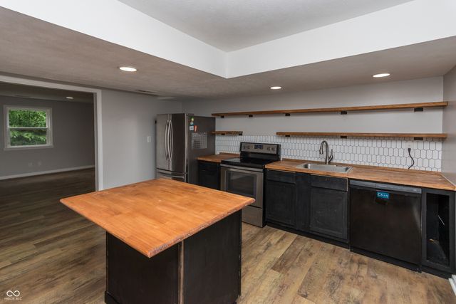 140 Appletree Row, Greenwood, IN 46142