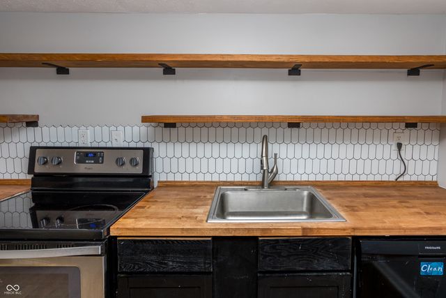 140 Appletree Row, Greenwood, IN 46142