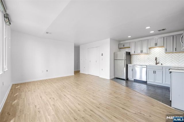 308-310 Passaic Avenue 402, Harrison, NJ 07032