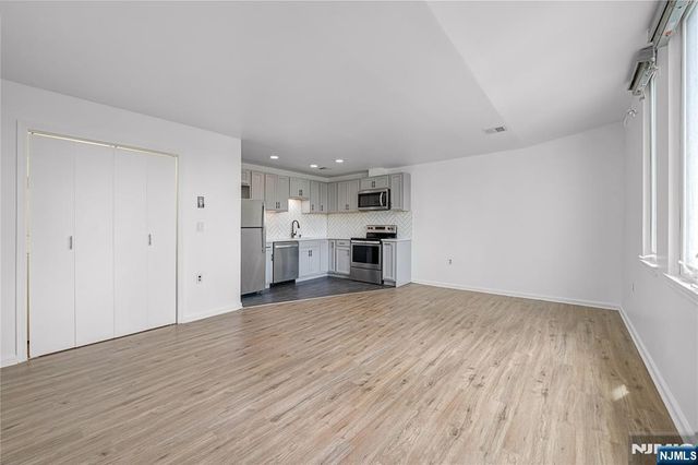 308-310 Passaic Avenue 402, Harrison, NJ 07032