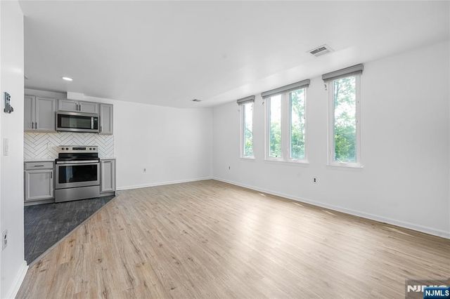 308-310 Passaic Avenue 402, Harrison, NJ 07032