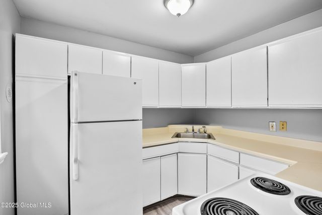 24 Delaware Street, Albany, NY 12202