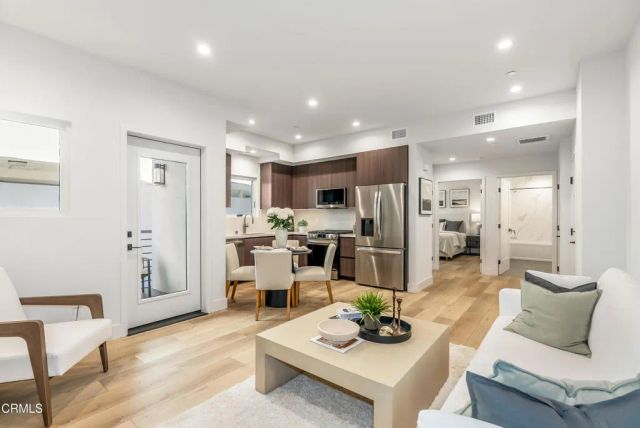 150 S Oak Knoll Avenue 303, Pasadena, CA 91101