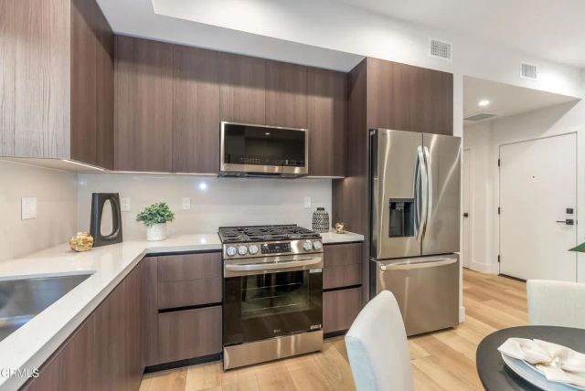 150 S Oak Knoll Avenue 303, Pasadena, CA 91101