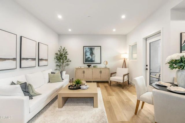 150 S Oak Knoll Avenue 303, Pasadena, CA 91101