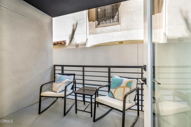 150 S Oak Knoll Avenue 303, Pasadena, CA 91101