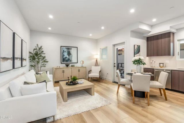 150 S Oak Knoll Avenue 303, Pasadena, CA 91101