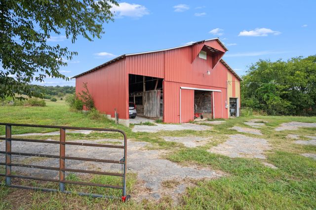 2046 Kennedy Creek Rd, Auburntown, TN 37016