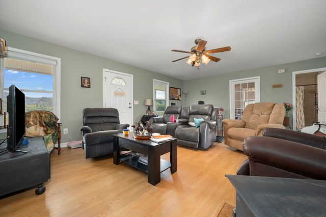 2046 Kennedy Creek Rd, Auburntown, TN 37016