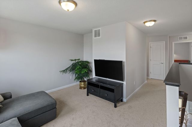 561 14th Street NW, New Brighton, MN 55112