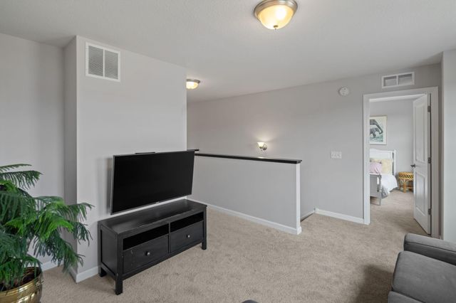 561 14th Street NW, New Brighton, MN 55112