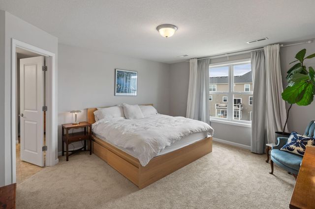 561 14th Street NW, New Brighton, MN 55112