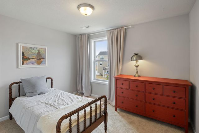 561 14th Street NW, New Brighton, MN 55112