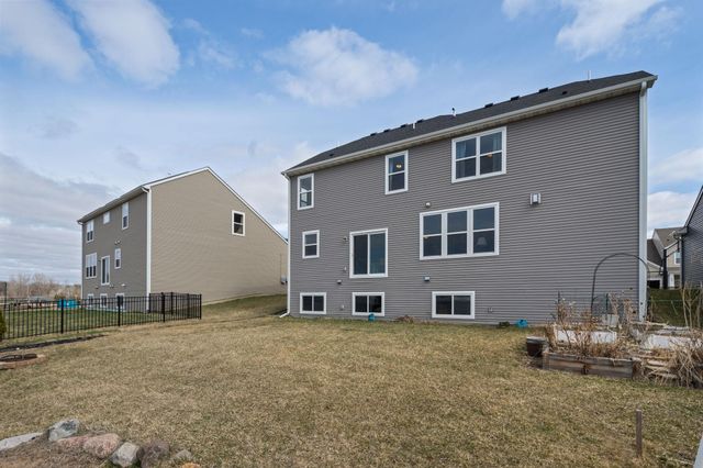 561 14th Street NW, New Brighton, MN 55112