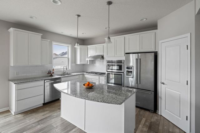 561 14th Street NW, New Brighton, MN 55112