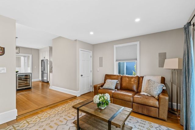 186 Temple St, Boston, MA 02132