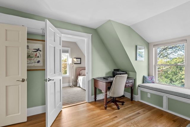 186 Temple St, Boston, MA 02132