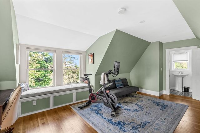 186 Temple St, Boston, MA 02132