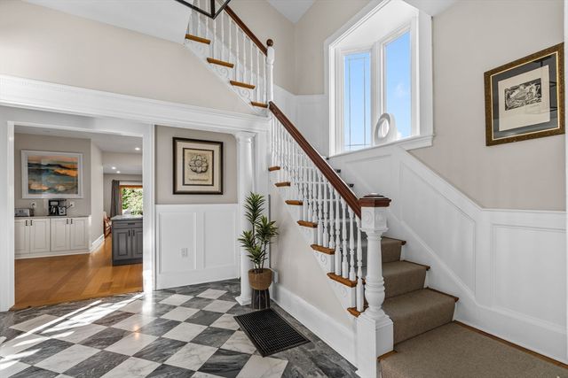 186 Temple St, Boston, MA 02132