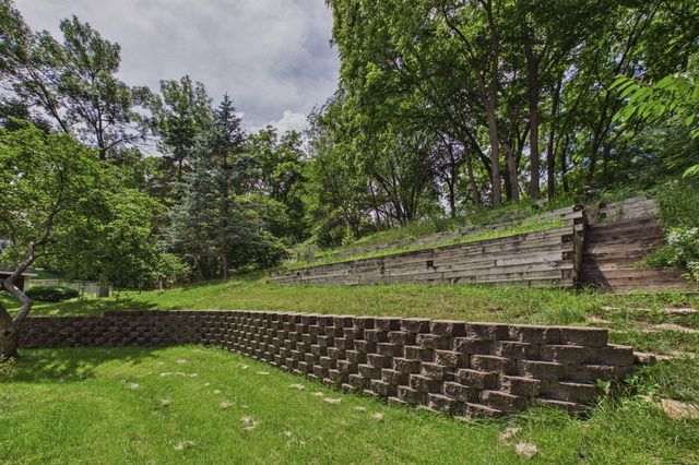 2209 Beacon Drive SW, Rochester, MN 55902