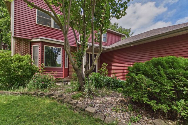 2209 Beacon Drive SW, Rochester, MN 55902