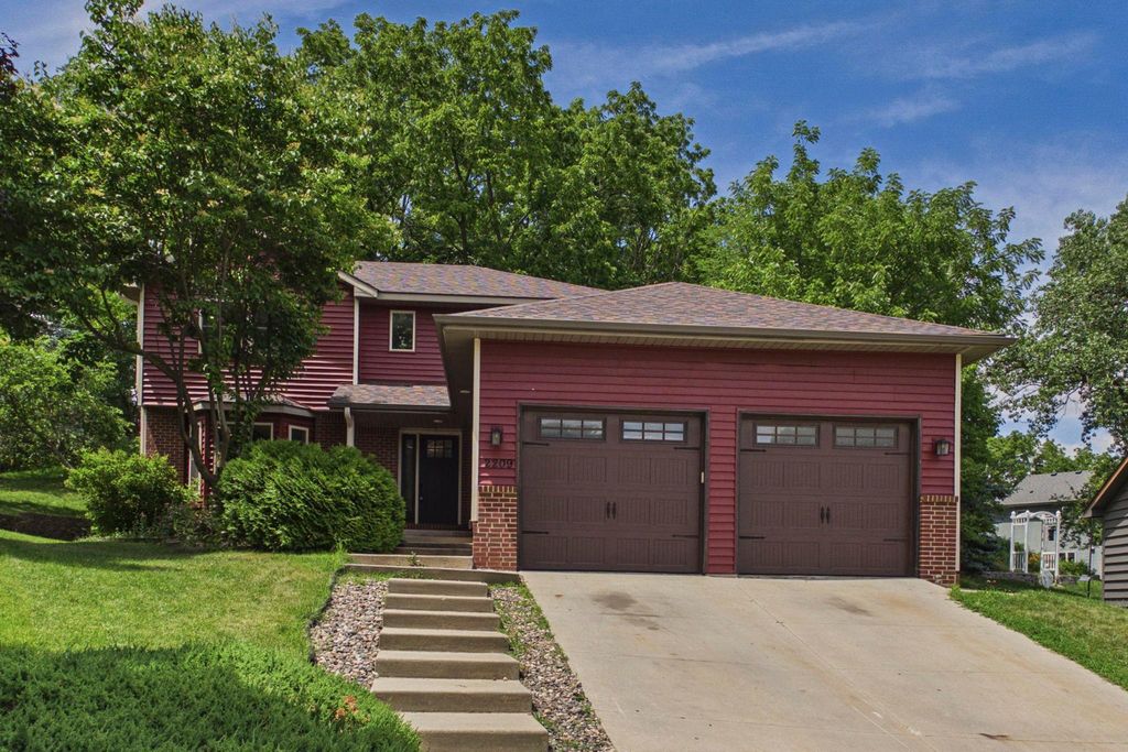 2209 Beacon Drive SW, Rochester, MN 55902