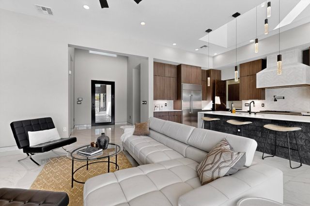 416 Bledsoe Road NW, Albuquerque, NM 87107