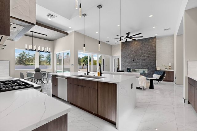 416 Bledsoe Road NW, Albuquerque, NM 87107