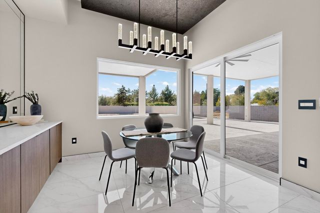 416 Bledsoe Road NW, Albuquerque, NM 87107