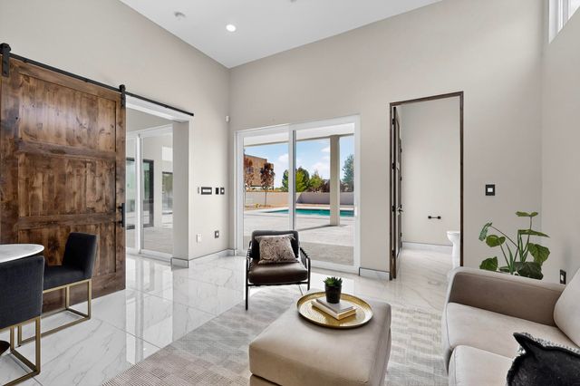 416 Bledsoe Road NW, Albuquerque, NM 87107