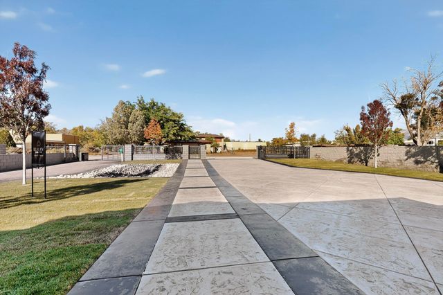 416 Bledsoe Road NW, Albuquerque, NM 87107