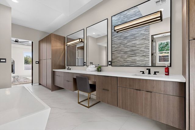 416 Bledsoe Road NW, Albuquerque, NM 87107