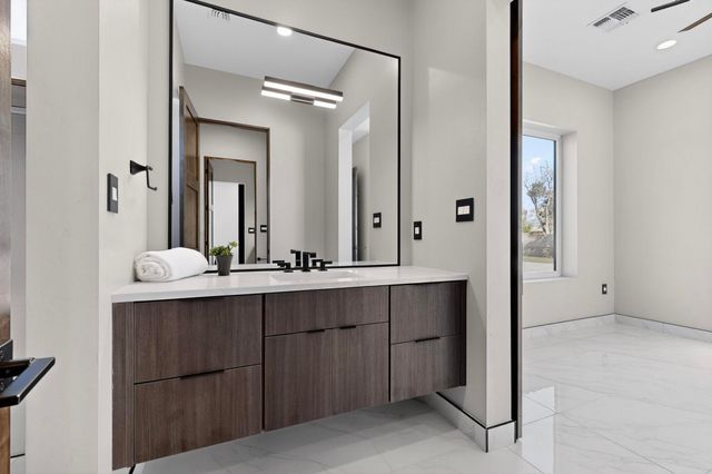 416 Bledsoe Road NW, Albuquerque, NM 87107