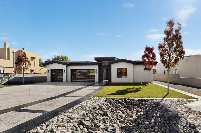 416 Bledsoe Road NW, Albuquerque, NM 87107